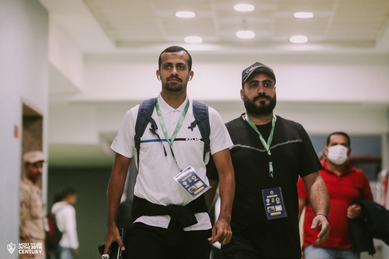 حافلة الزمالك تصل ملعب برج العرب (4)