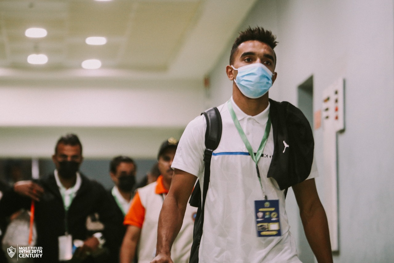 حافلة الزمالك تصل ملعب برج العرب (5)