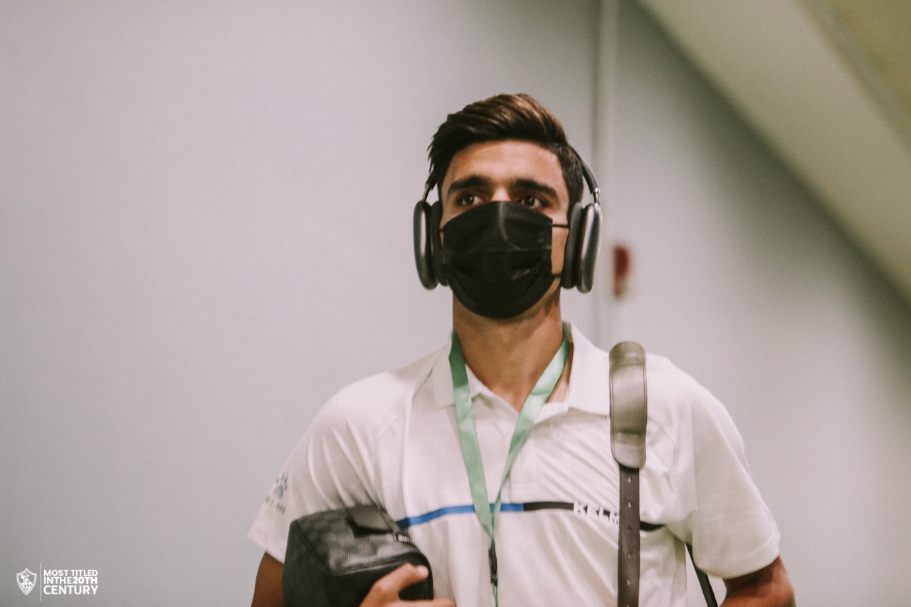 حافلة الزمالك تصل ملعب برج العرب (6)