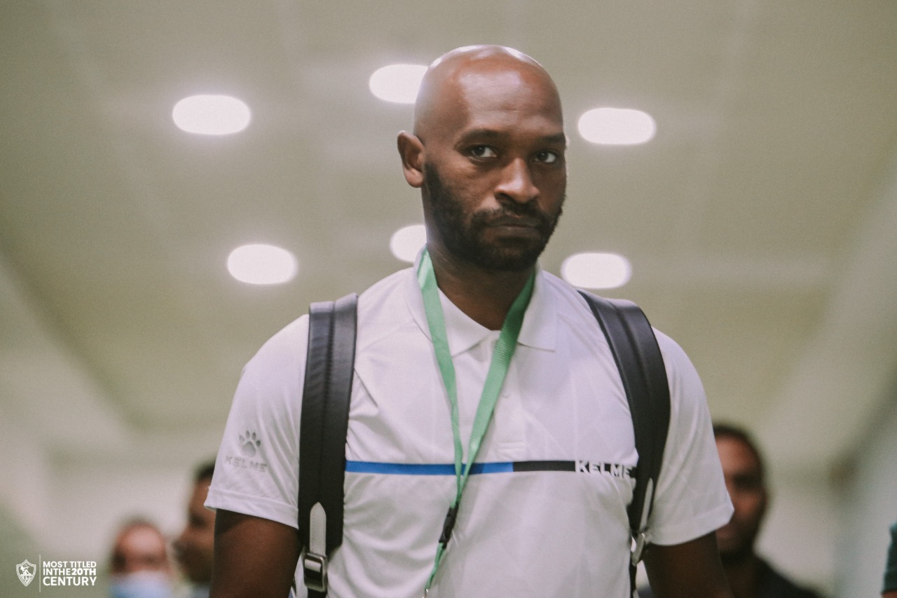 حافلة الزمالك تصل ملعب برج العرب (11)