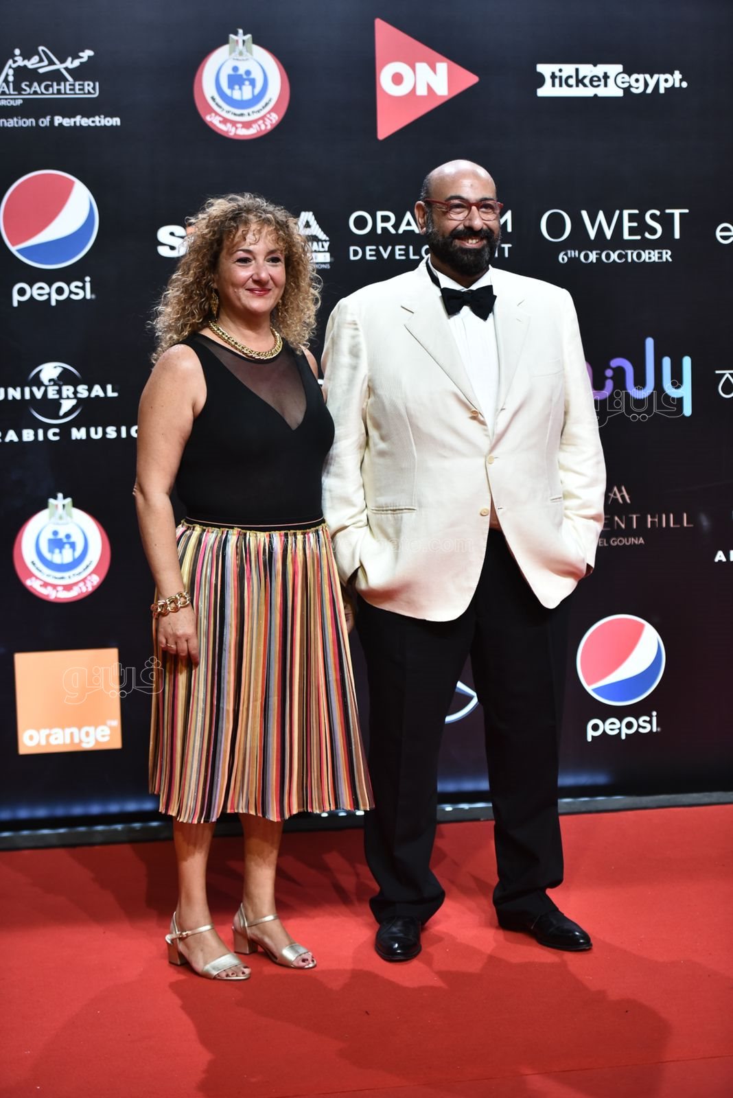 أزياء لافتة (1)