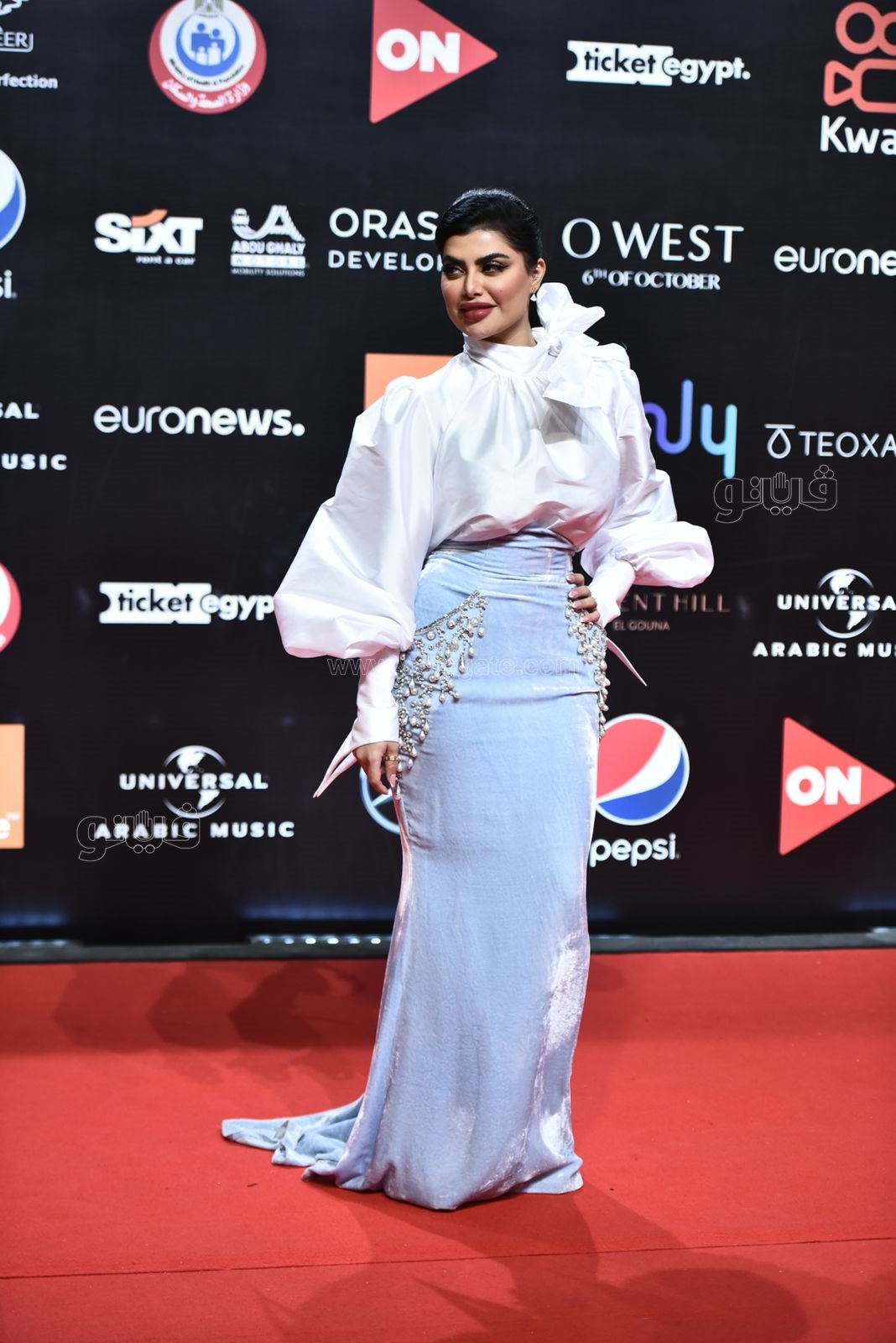 أزياء لافتة (7)