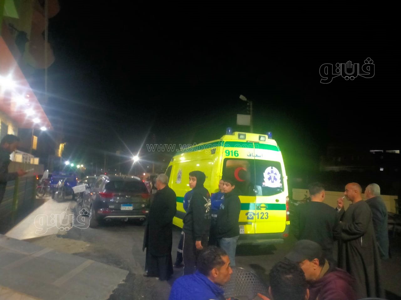 مشاجرة بين زوجة حلمي بكر وشقيقه أمام المستشفى (1)