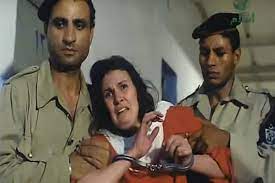 يسرا عن فيلم «امرأة آيلة للسقوط»: طلبت من المخرج غرفة إعدام حقيقية ورفض بناء واحدة خاصة