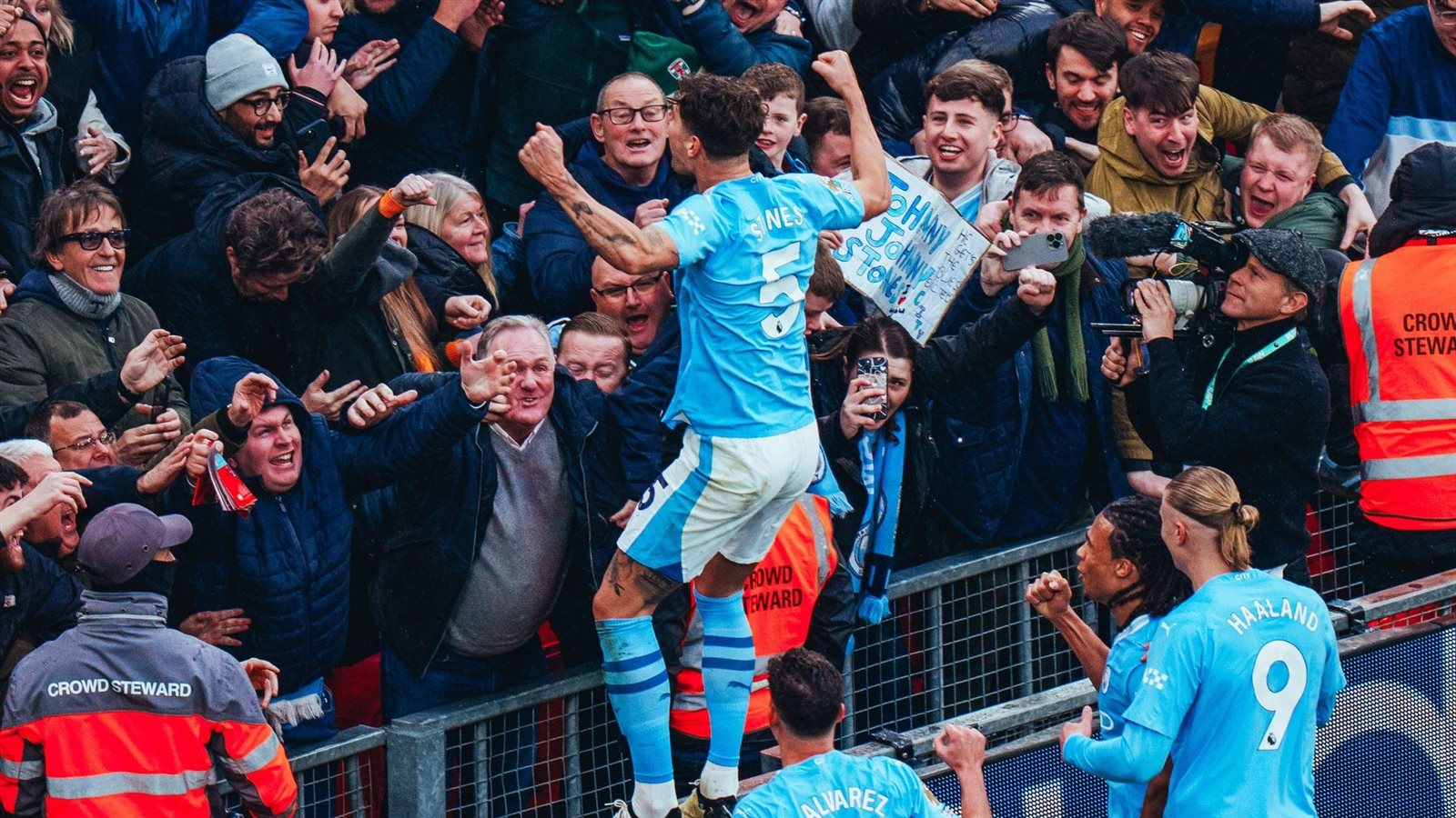 جون ستونز لاعب مانشستر سيتي