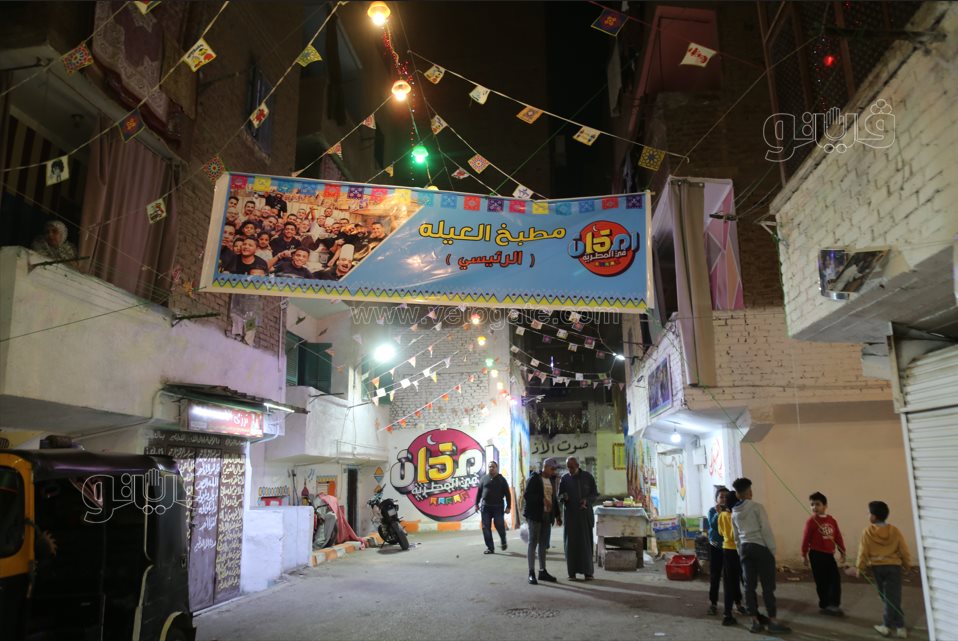 تجهيزات أطول مائدة إفطار جماعي في المطرية (4)