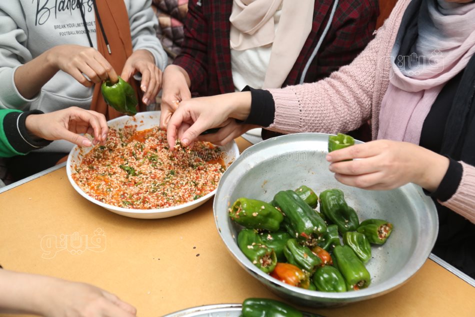 تجهيزات أطول مائدة إفطار جماعي في المطرية (29)