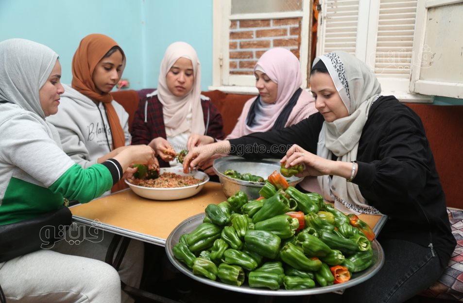 تجهيزات أطول مائدة إفطار جماعي في المطرية (30)