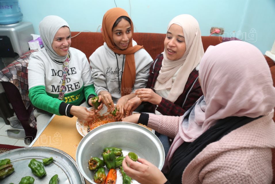 تجهيزات أطول مائدة إفطار جماعي في المطرية (35)