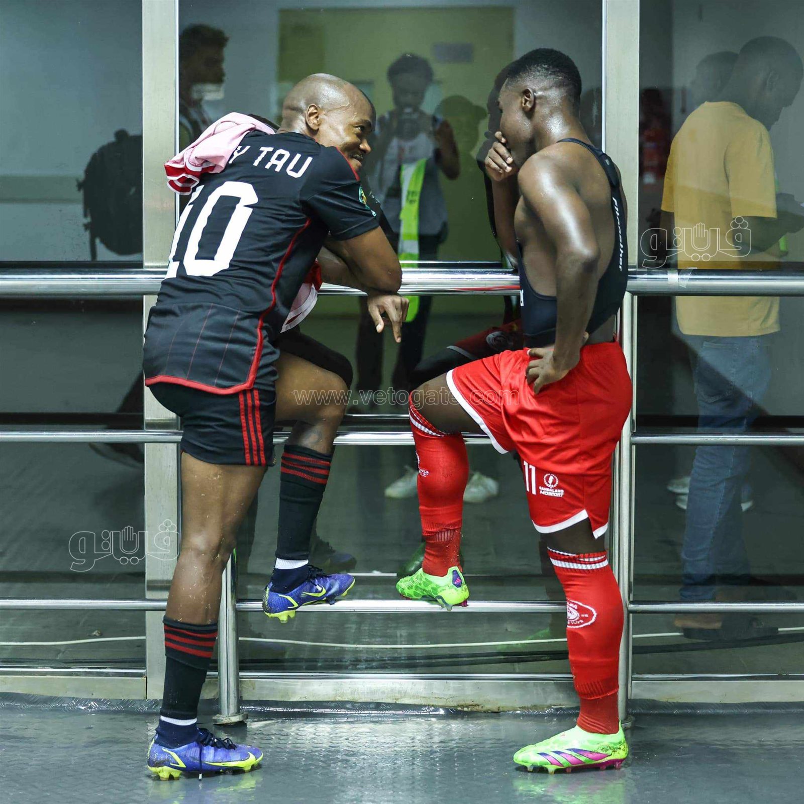  أجواء فوز الأهلي بملعب بنجامين مكابا (18)