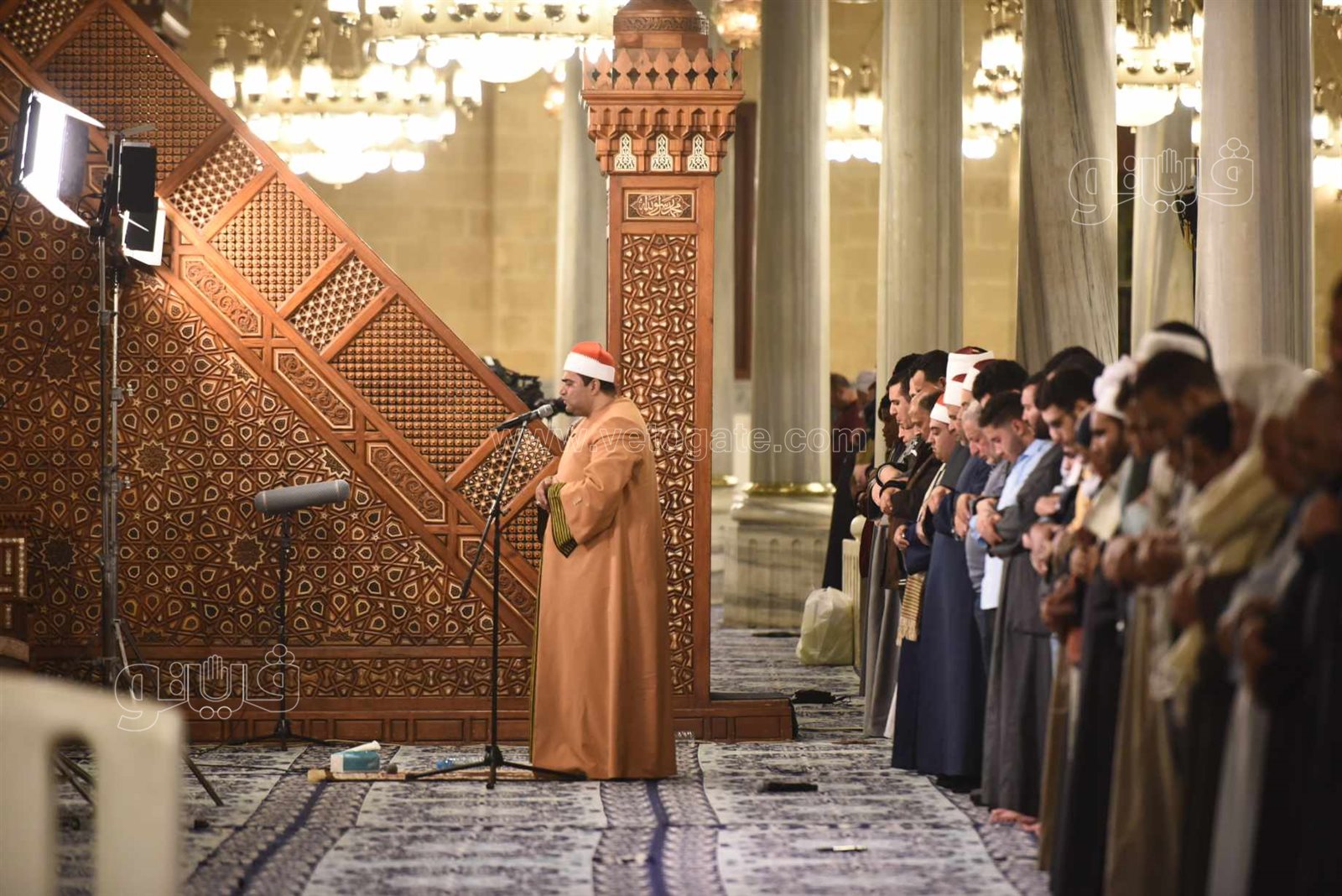  أجواء روحانية خاصة في صلاة التهجد بمسجد سيدنا الحسين (4)