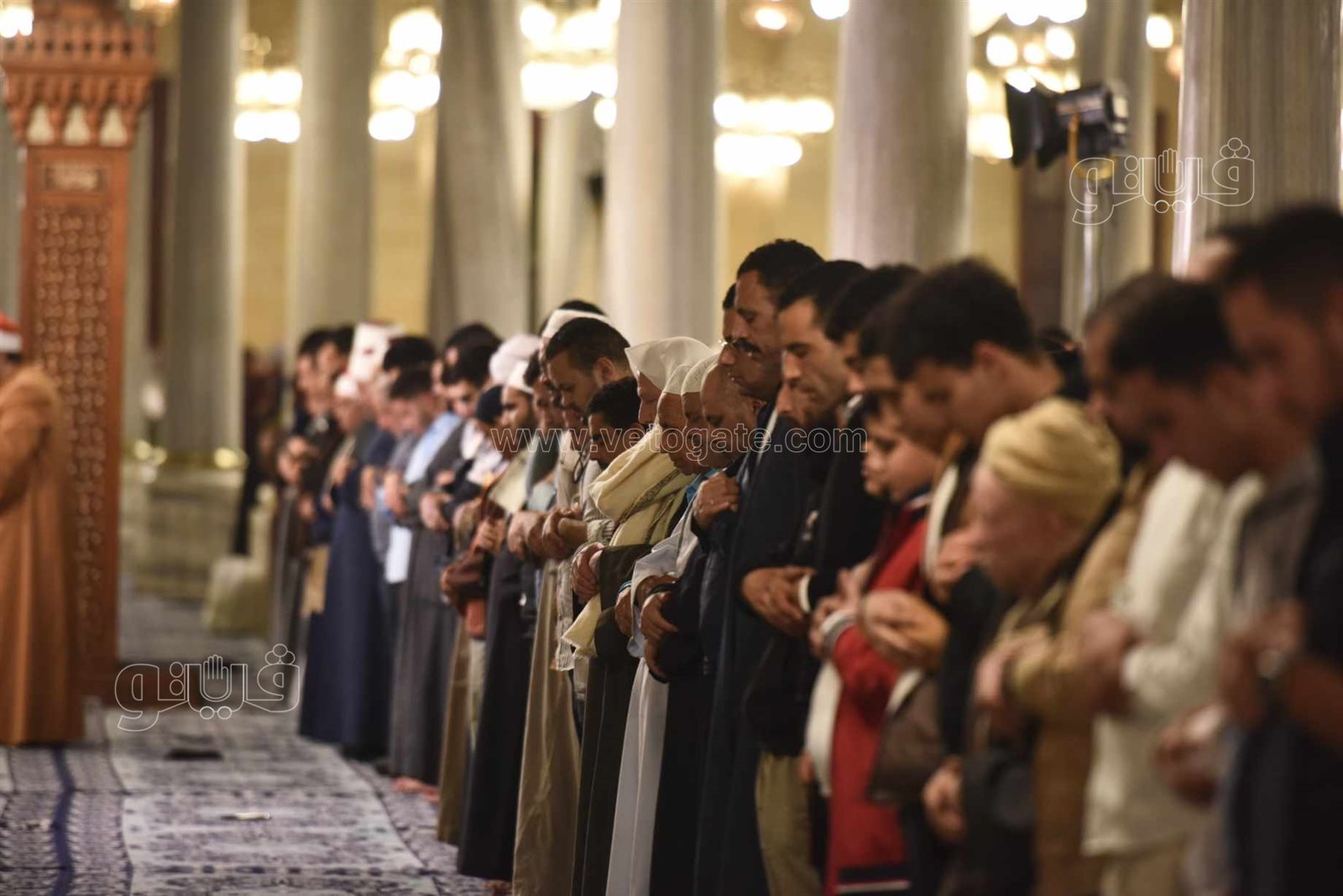  أجواء روحانية خاصة في صلاة التهجد بمسجد سيدنا الحسين (6)