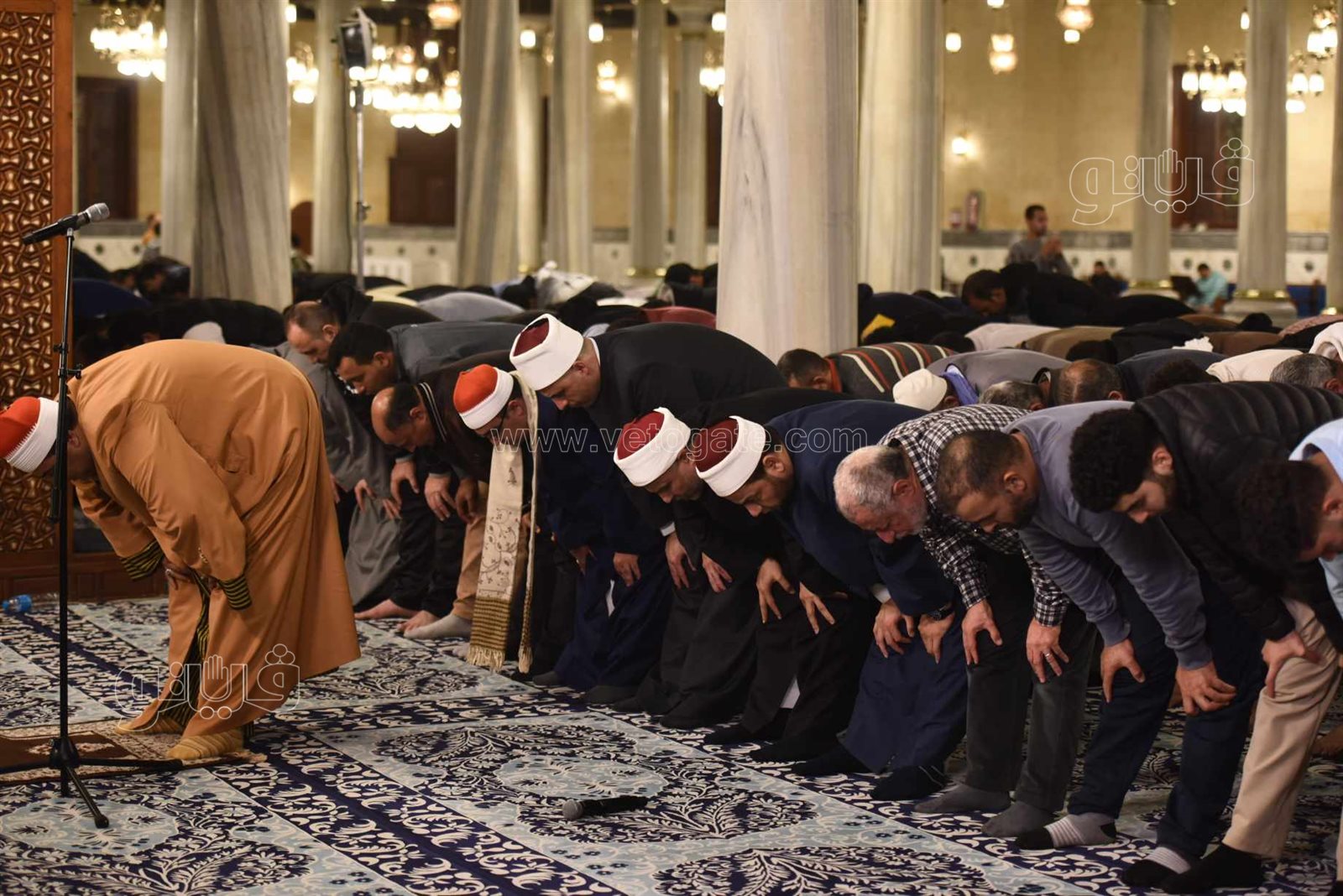  أجواء روحانية خاصة في صلاة التهجد بمسجد سيدنا الحسين (10)