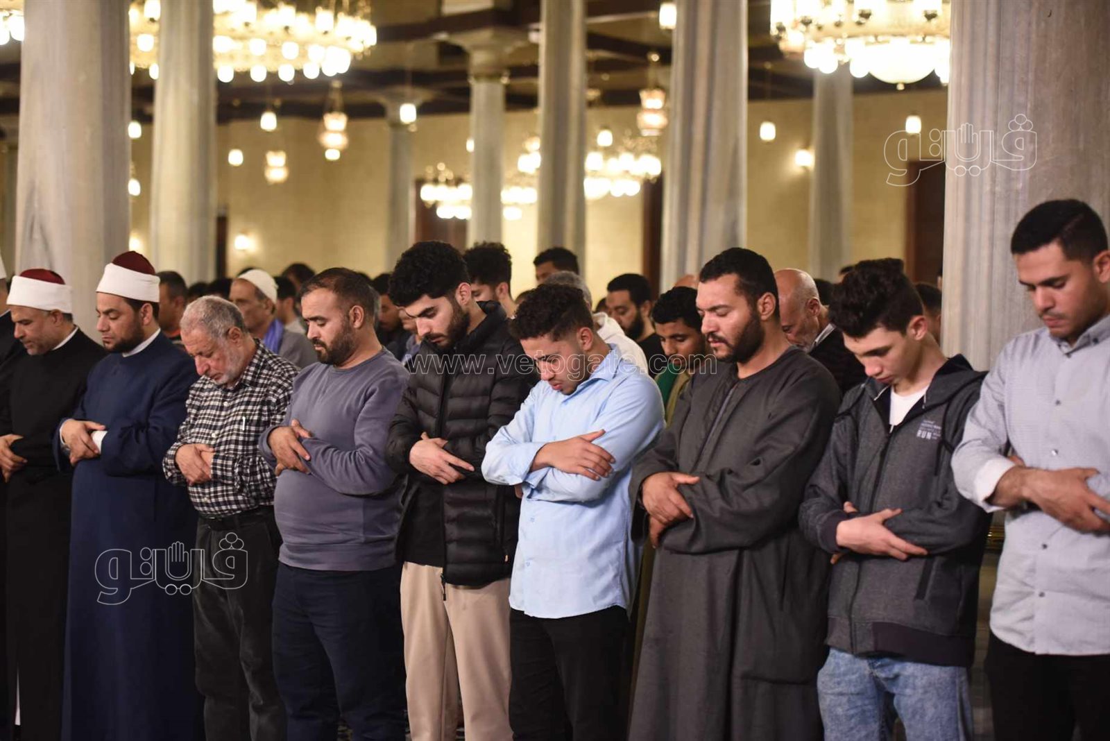  أجواء روحانية خاصة في صلاة التهجد بمسجد سيدنا الحسين (13)