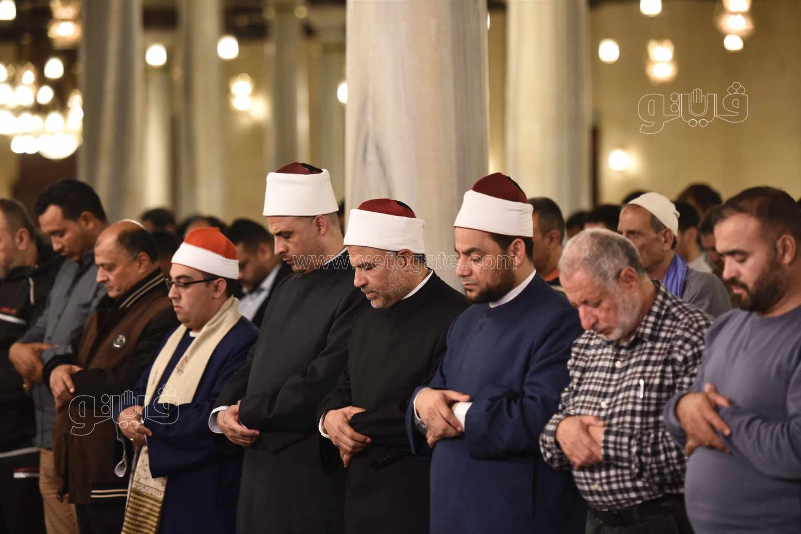  أجواء روحانية خاصة في صلاة التهجد بمسجد سيدنا الحسين (14)