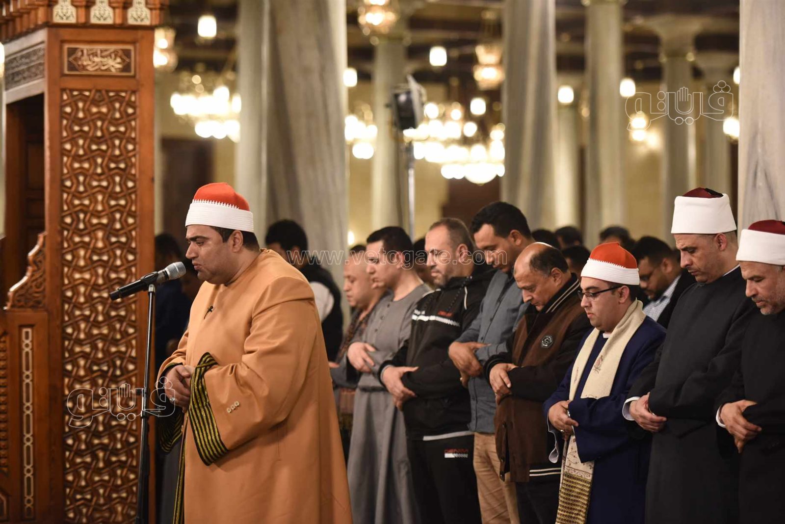  أجواء روحانية خاصة في صلاة التهجد بمسجد سيدنا الحسين (15)