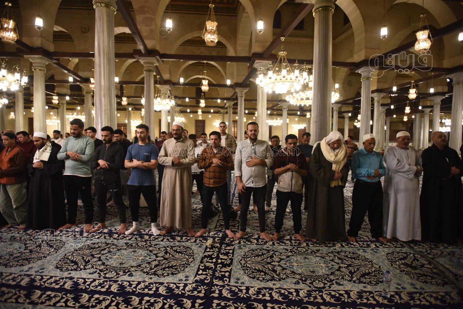  أجواء روحانية خاصة في صلاة التهجد بمسجد سيدنا الحسين (17)