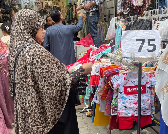 أسعار الملابس والأحذية في الأسواق استعدادًا لعيد الفطر (20)