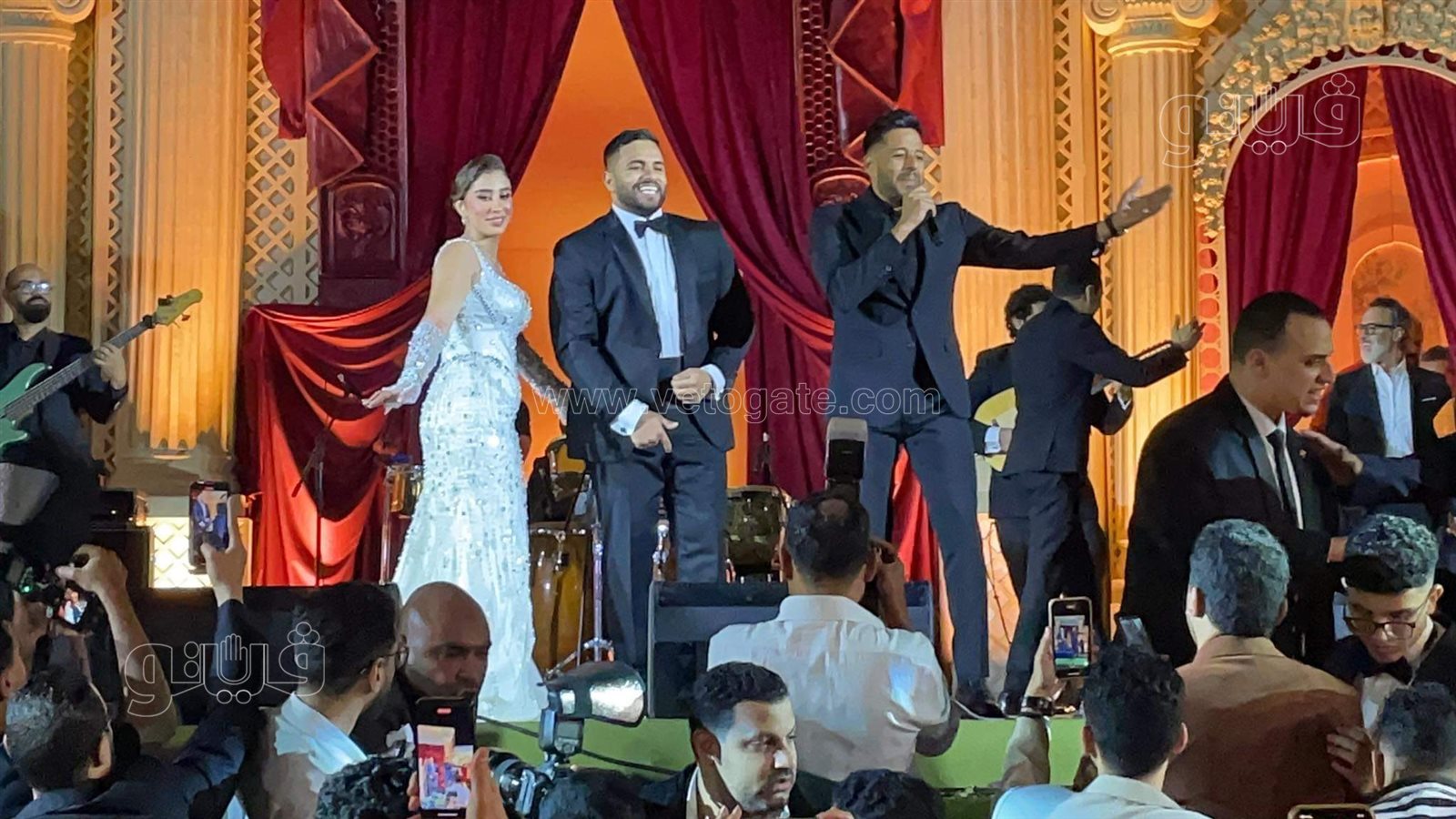 حماقي يتألق في حفل زفاف نجل محمد فؤاد ويؤكد مبسوط أني بحييه (3)