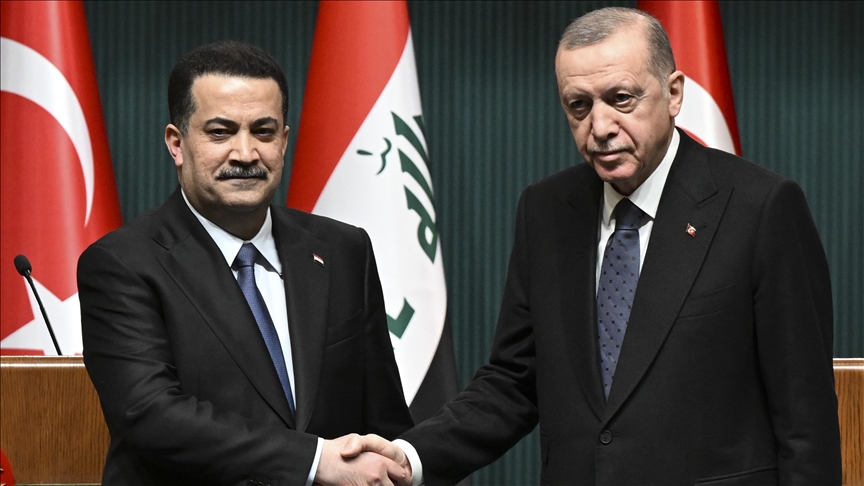 الأولي منذ 13 عام.. الرئيس التركي يعبر الحدود إلى العراق.. و20 اتفاقية على مائدة أردوغان في بغداد