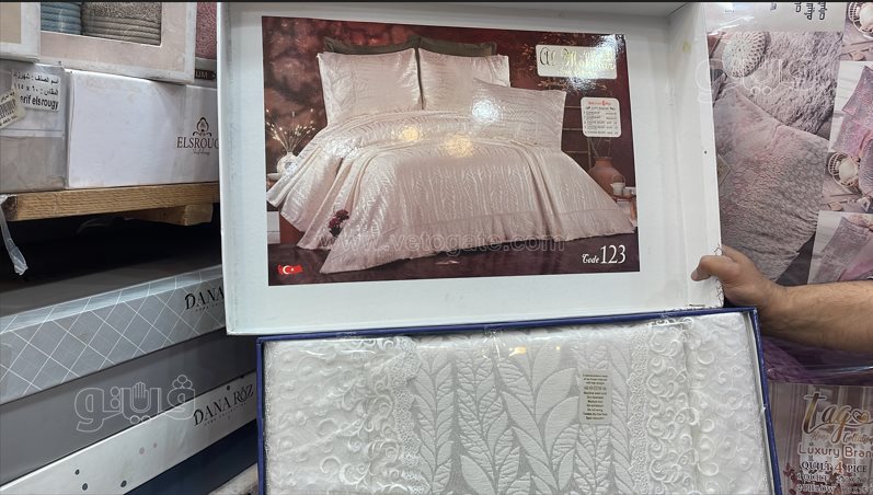أسعار المفارش وأطقم السرير بالأسواق (18)