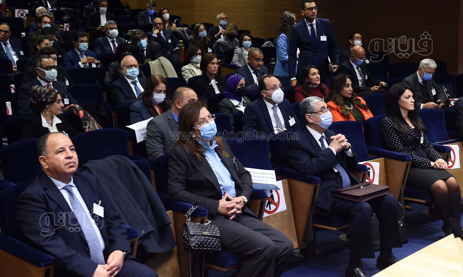 رؤساء وممثلى مجموعة من كبرى الشركات الفرنسية (3)