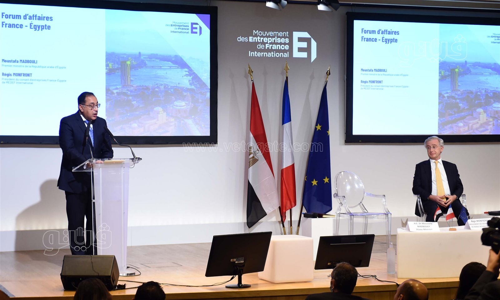 رؤساء وممثلى مجموعة من كبرى الشركات الفرنسية (12)