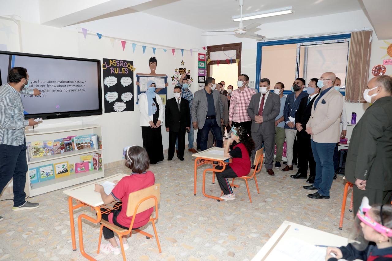 محافظ بني سويف يزور المدرسة اليابانية (2)