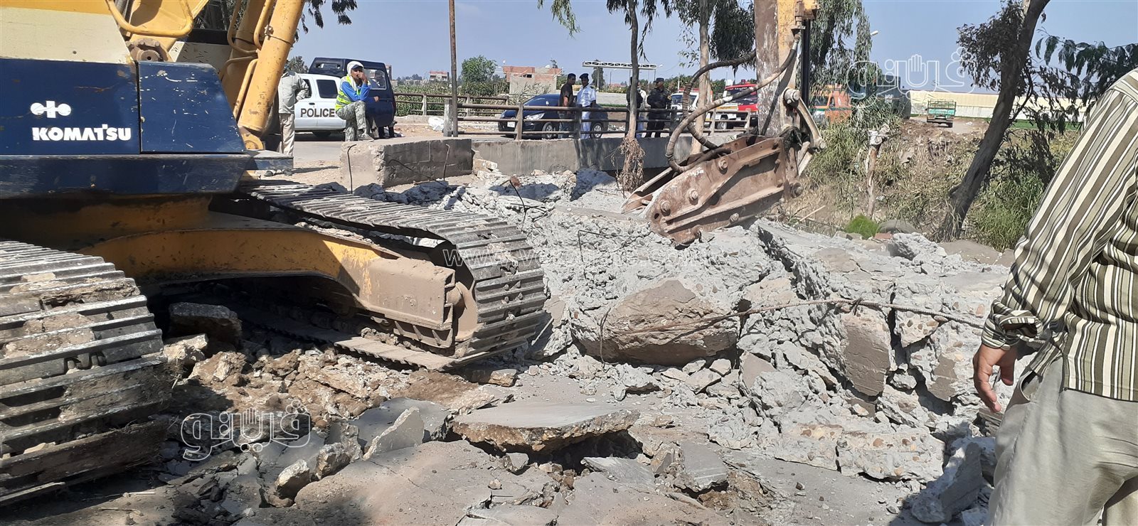 حملة لإزالة التعديات على جسور المصارف والترع بطنطا  (5)