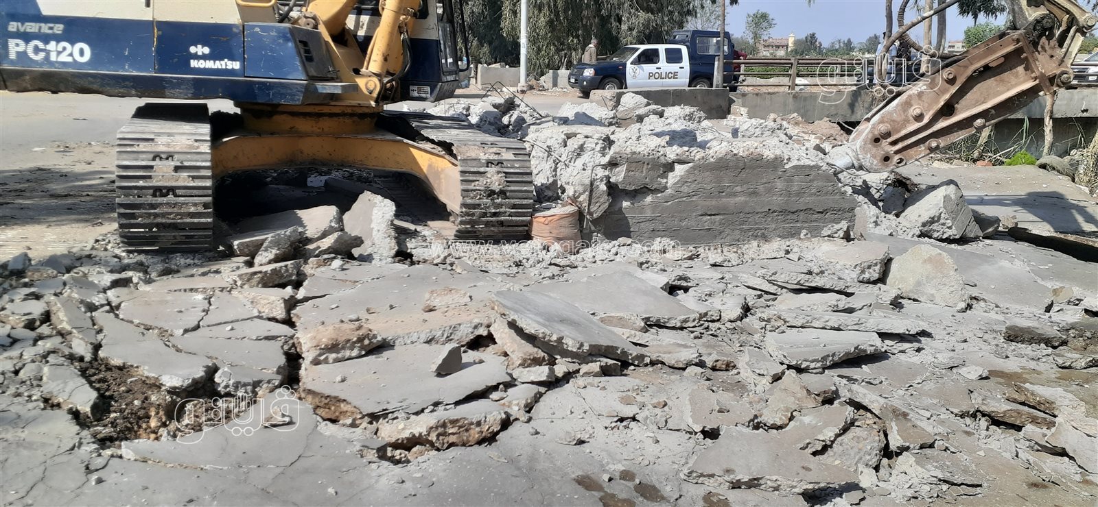 حملة لإزالة التعديات على جسور المصارف والترع بطنطا  (6)