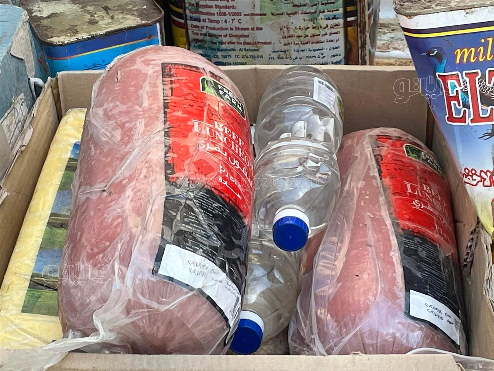 التموين تضبط كميات كبيرة من المواد الغذائية الفاسدة (5)