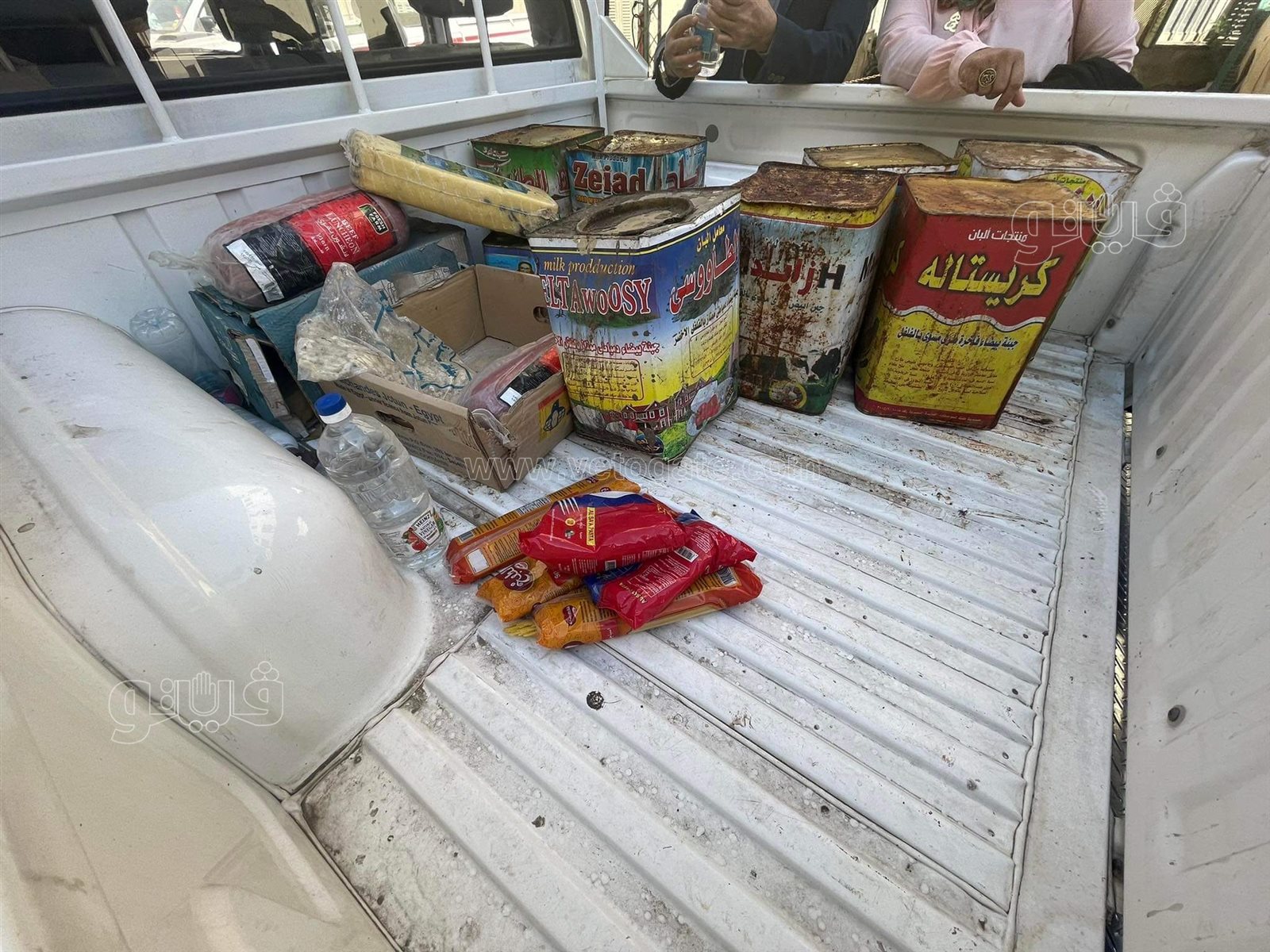 التموين تضبط كميات كبيرة من المواد الغذائية الفاسدة (7)