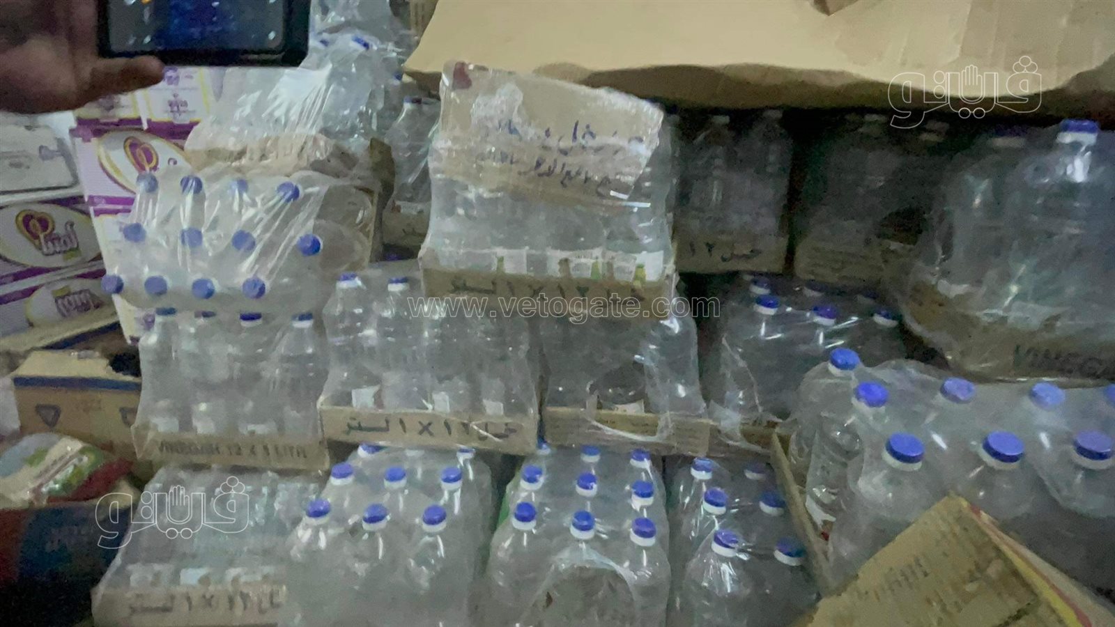 التموين تضبط كميات كبيرة من المواد الغذائية الفاسدة (9)