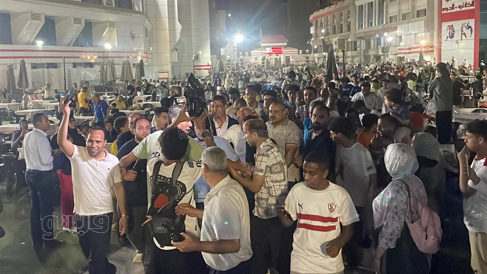 استقبال حافل ل حسين لبيب فور وصوله نادي الزمالك (5)