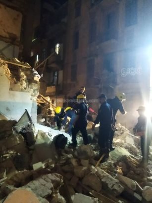  موقع انهيار عقار الإسكندرية (5)