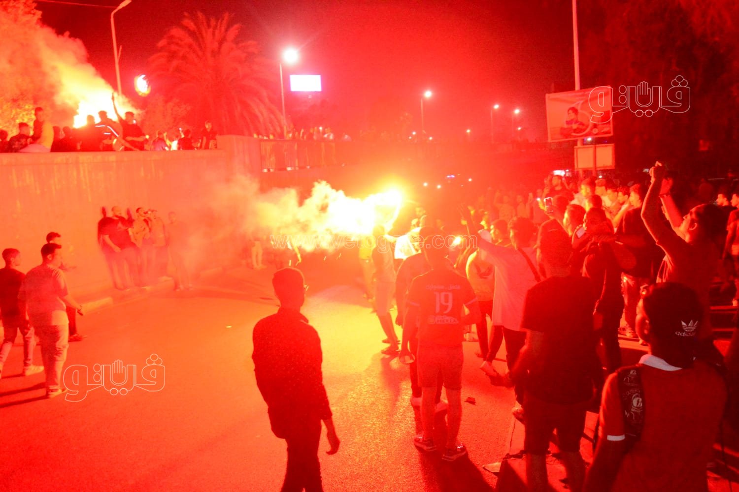 جمهور الأهلي يحتفل أمام النادى (11)