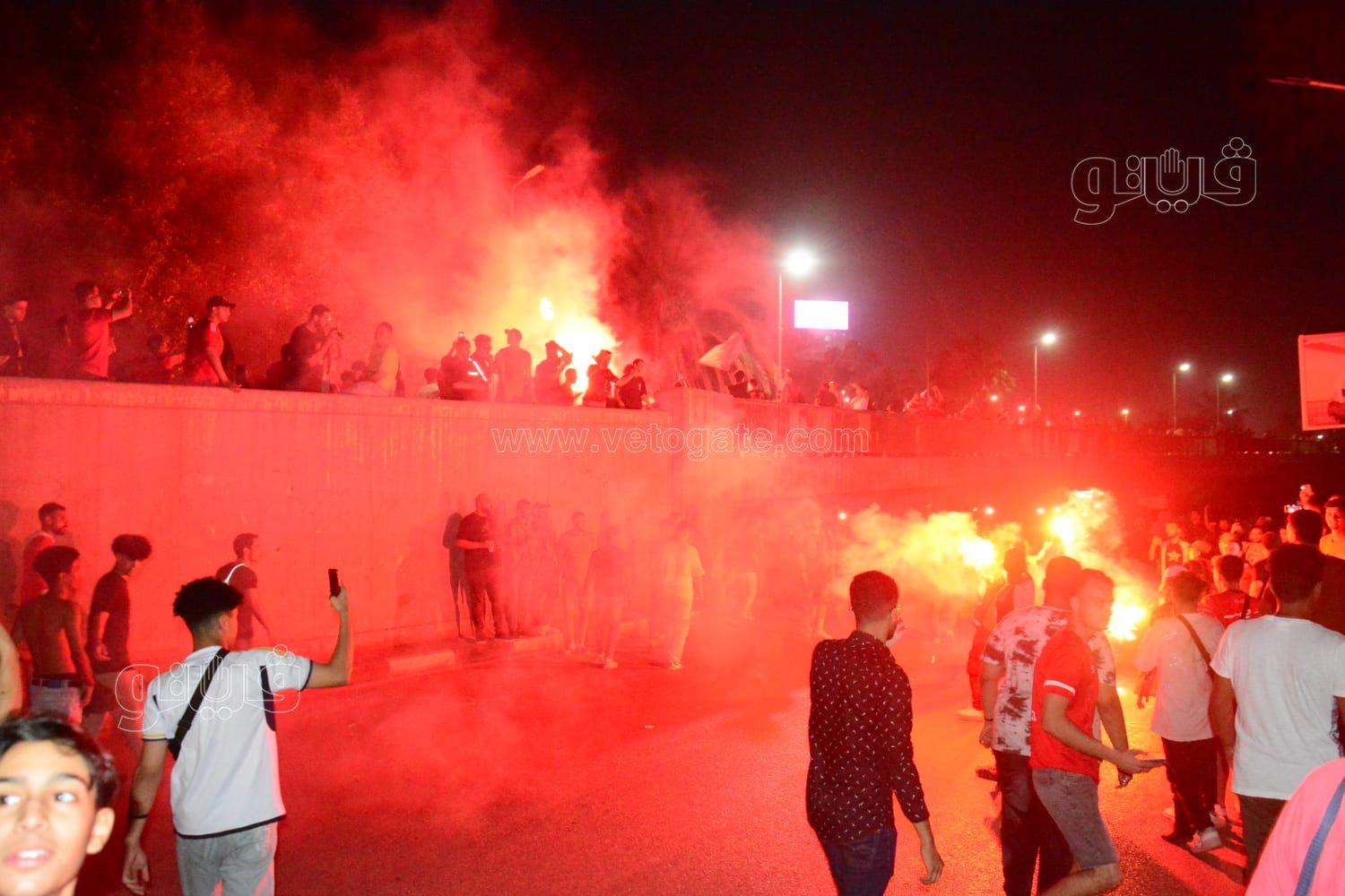 جمهور الأهلي يحتفل أمام النادى (12)