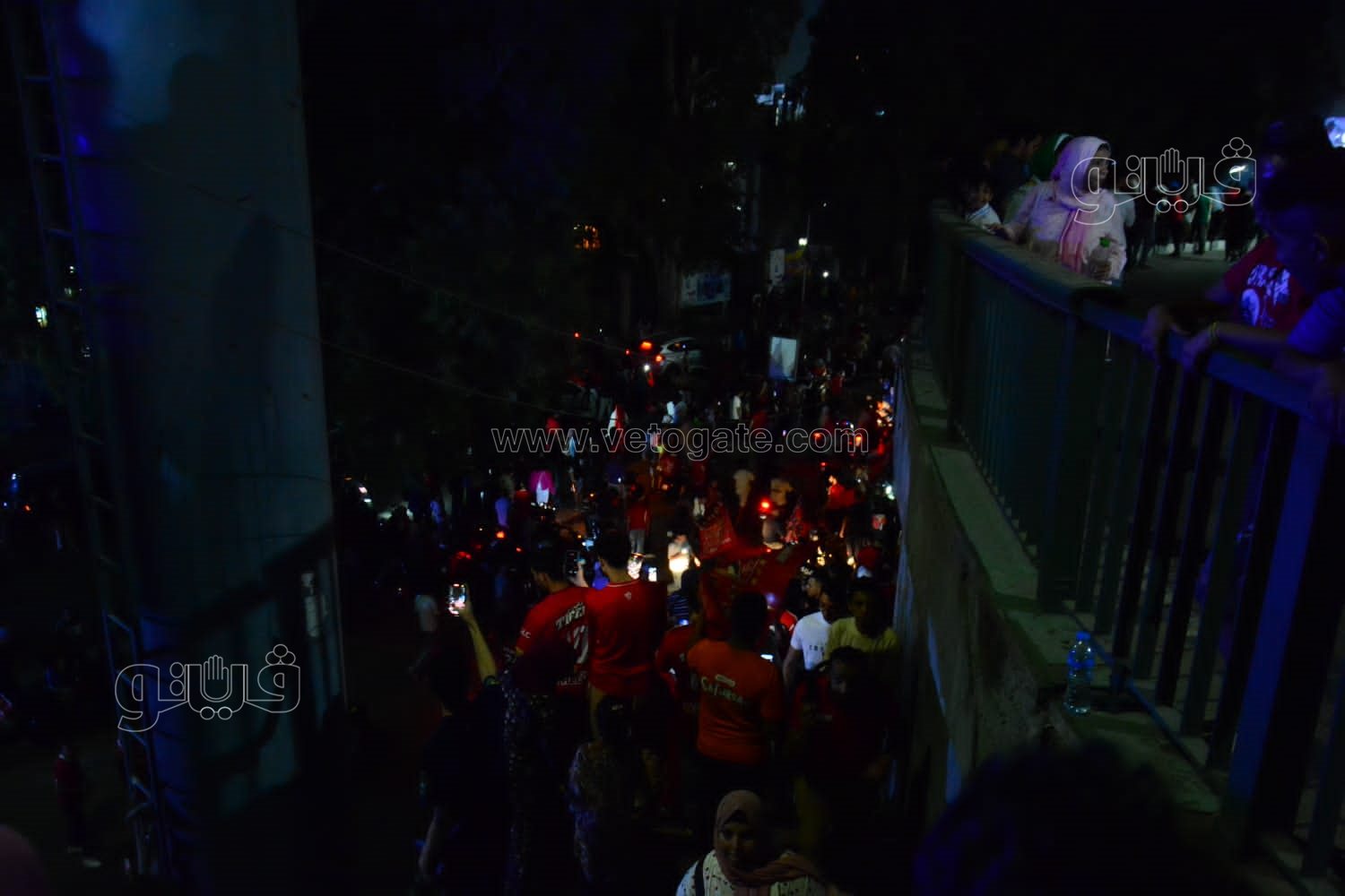 جمهور الأهلي يحتفل أمام النادى (26)