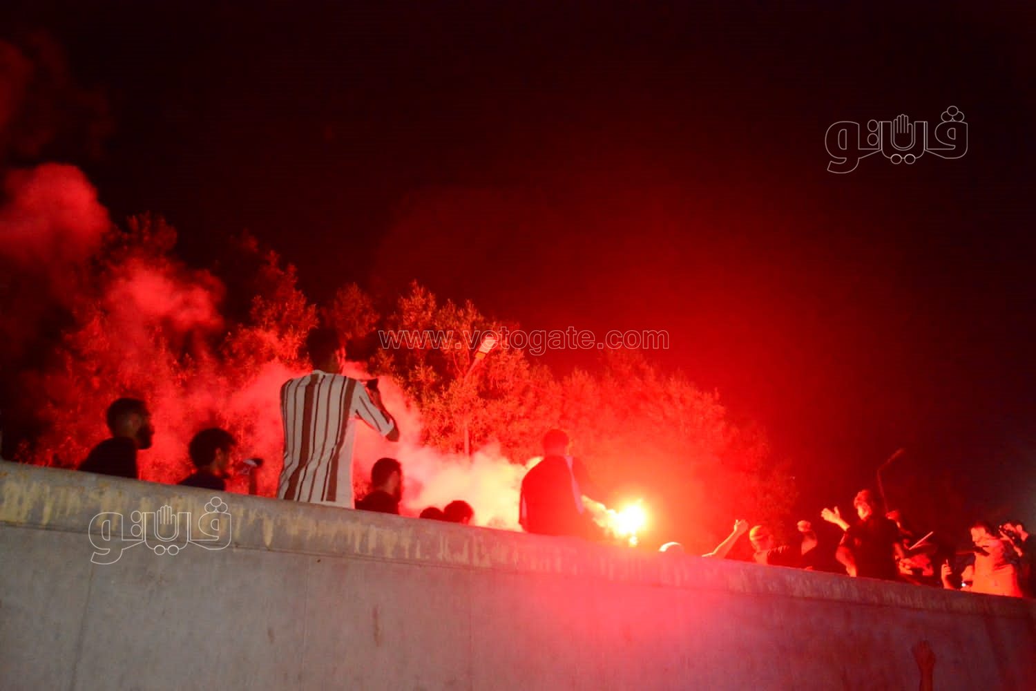 جمهور الأهلي يحتفل أمام النادى (32)