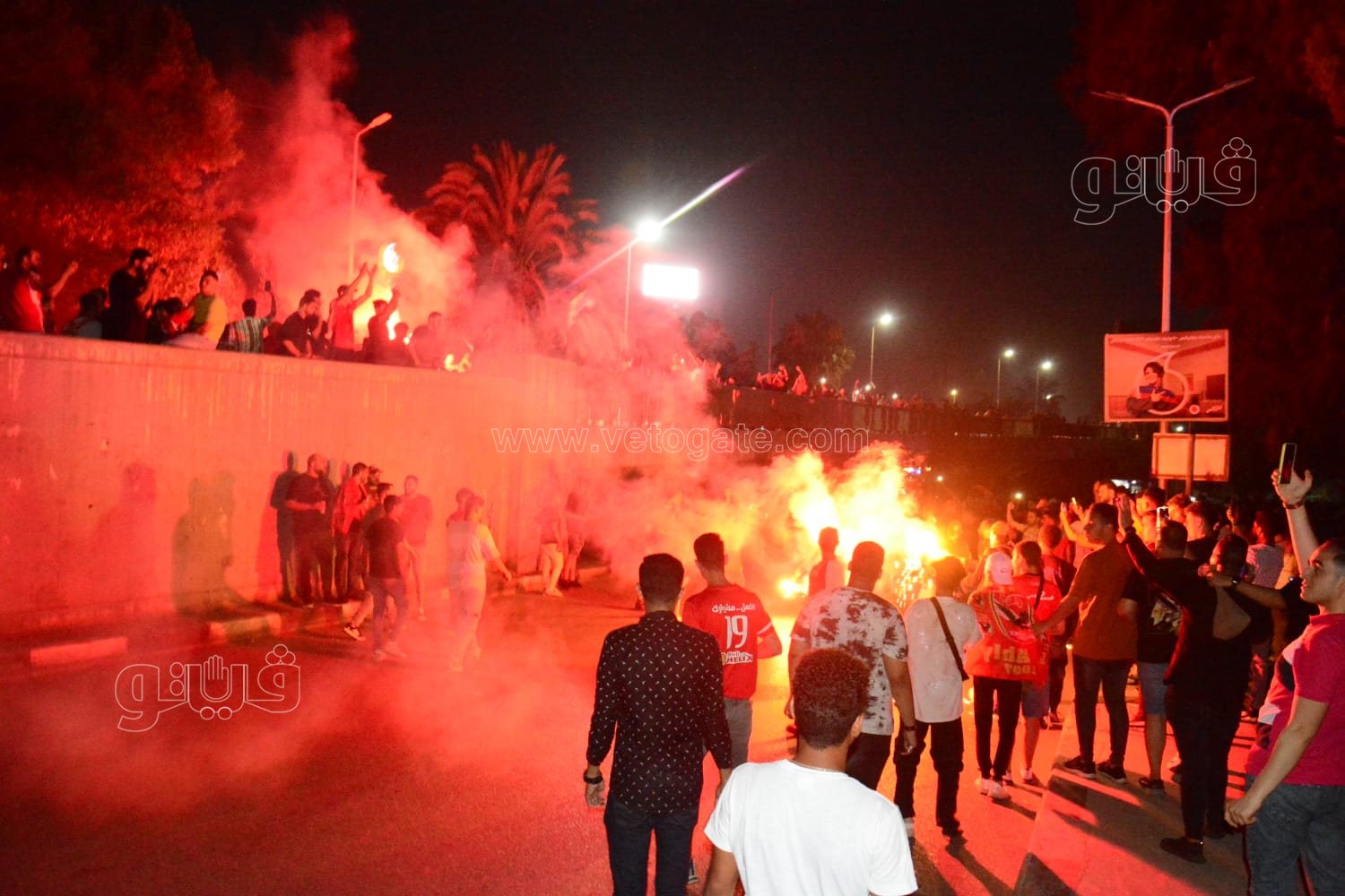 جمهور الأهلي يحتفل أمام النادى (34)