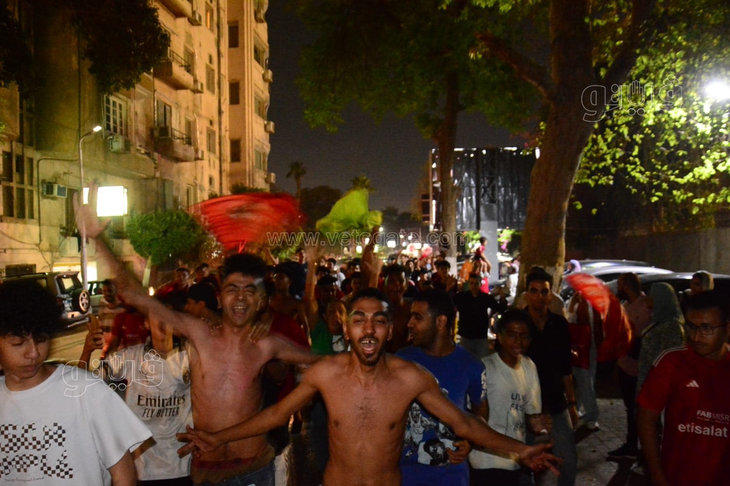 جمهور الأهلي يحتفل أمام النادى (35)