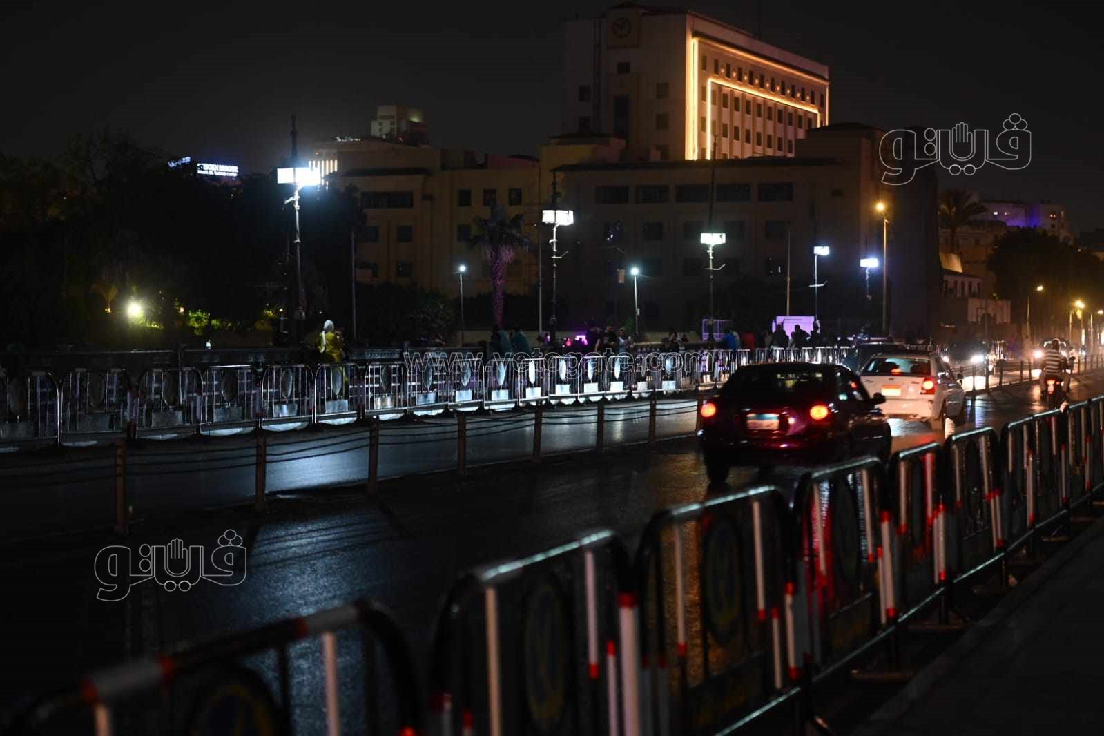 إقبال ضعيف على كورنيش النيل بوسط البلد ليلة العيد (2)