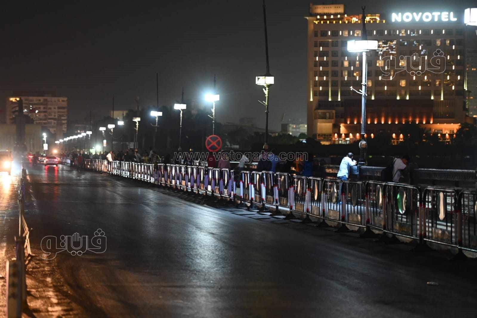إقبال ضعيف على كورنيش النيل بوسط البلد ليلة العيد (3)