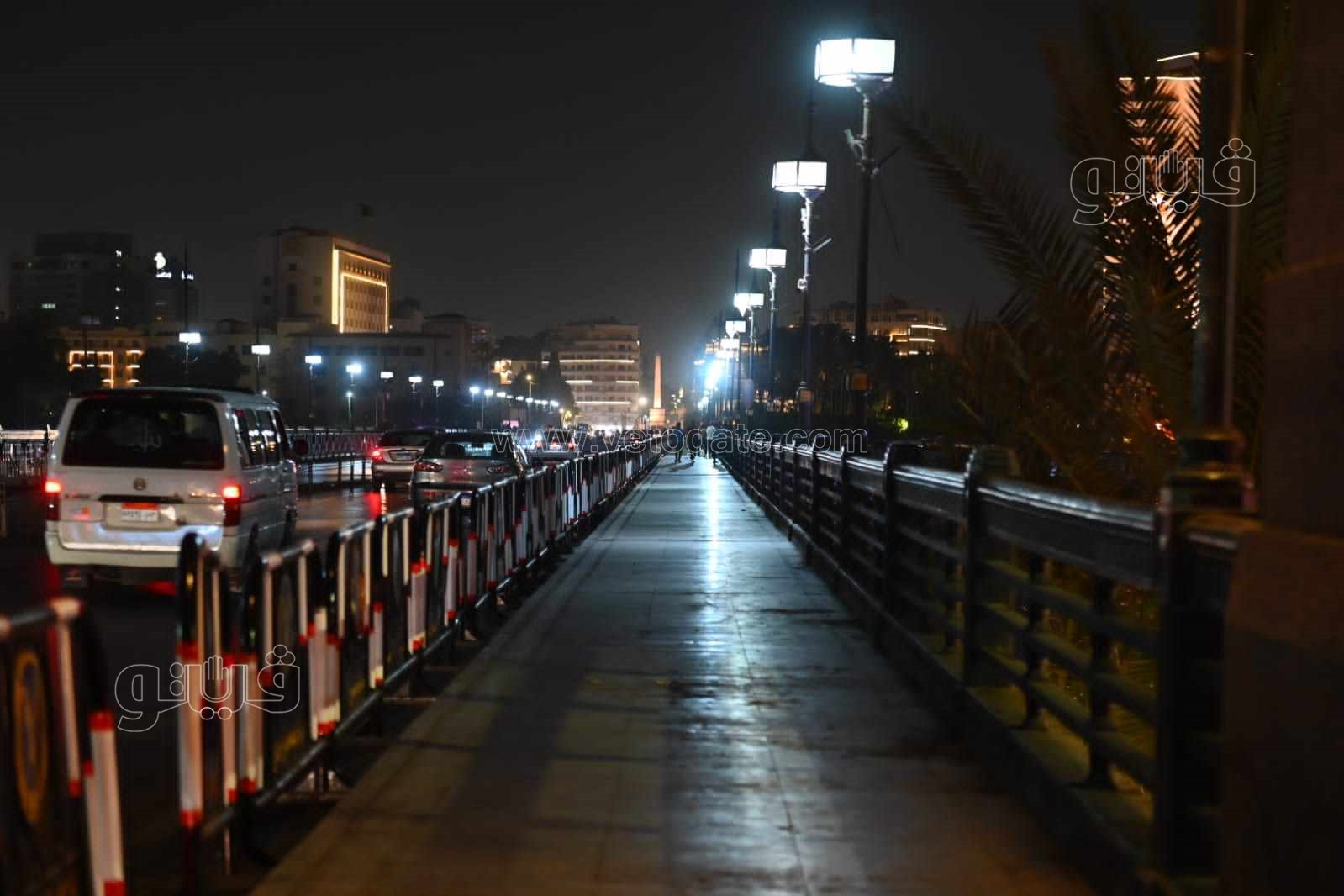 إقبال ضعيف على كورنيش النيل بوسط البلد ليلة العيد (5)