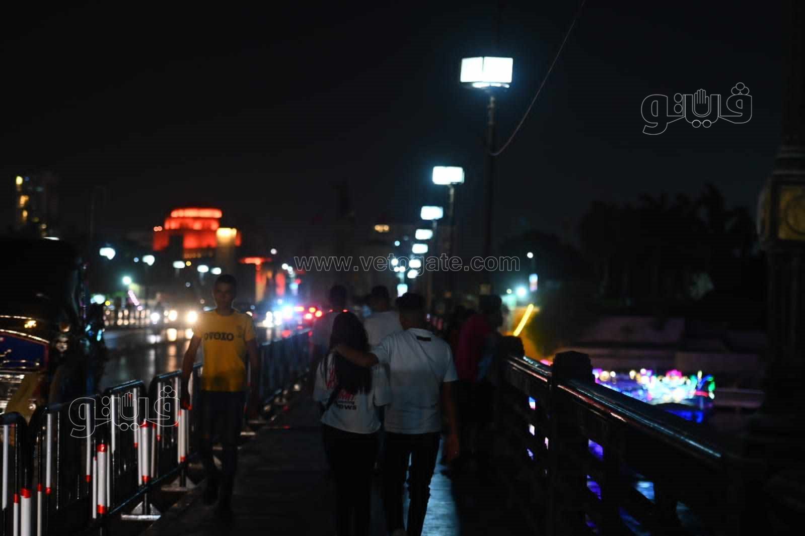 إقبال ضعيف على كورنيش النيل بوسط البلد ليلة العيد (7)