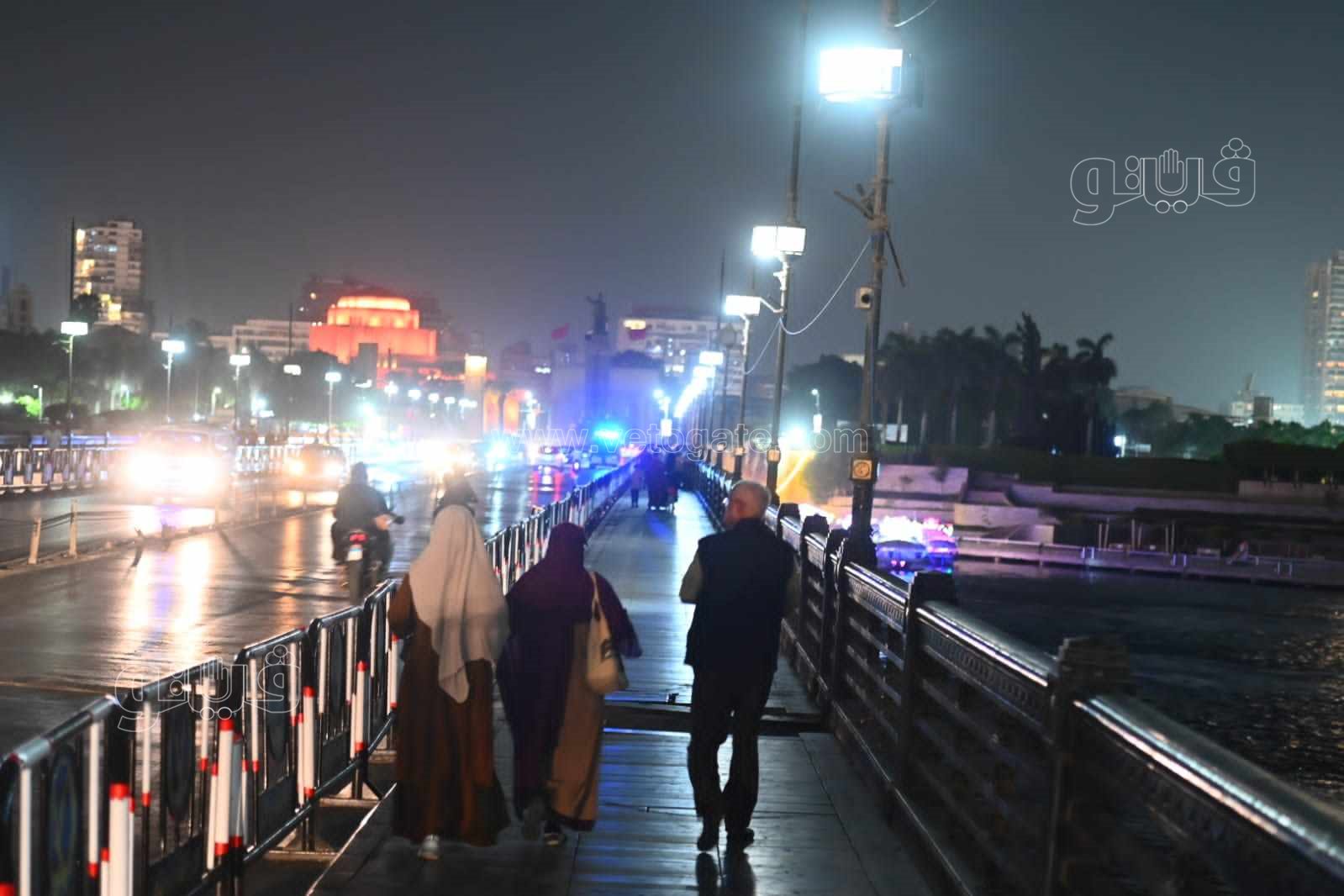 إقبال ضعيف على كورنيش النيل بوسط البلد ليلة العيد (11)