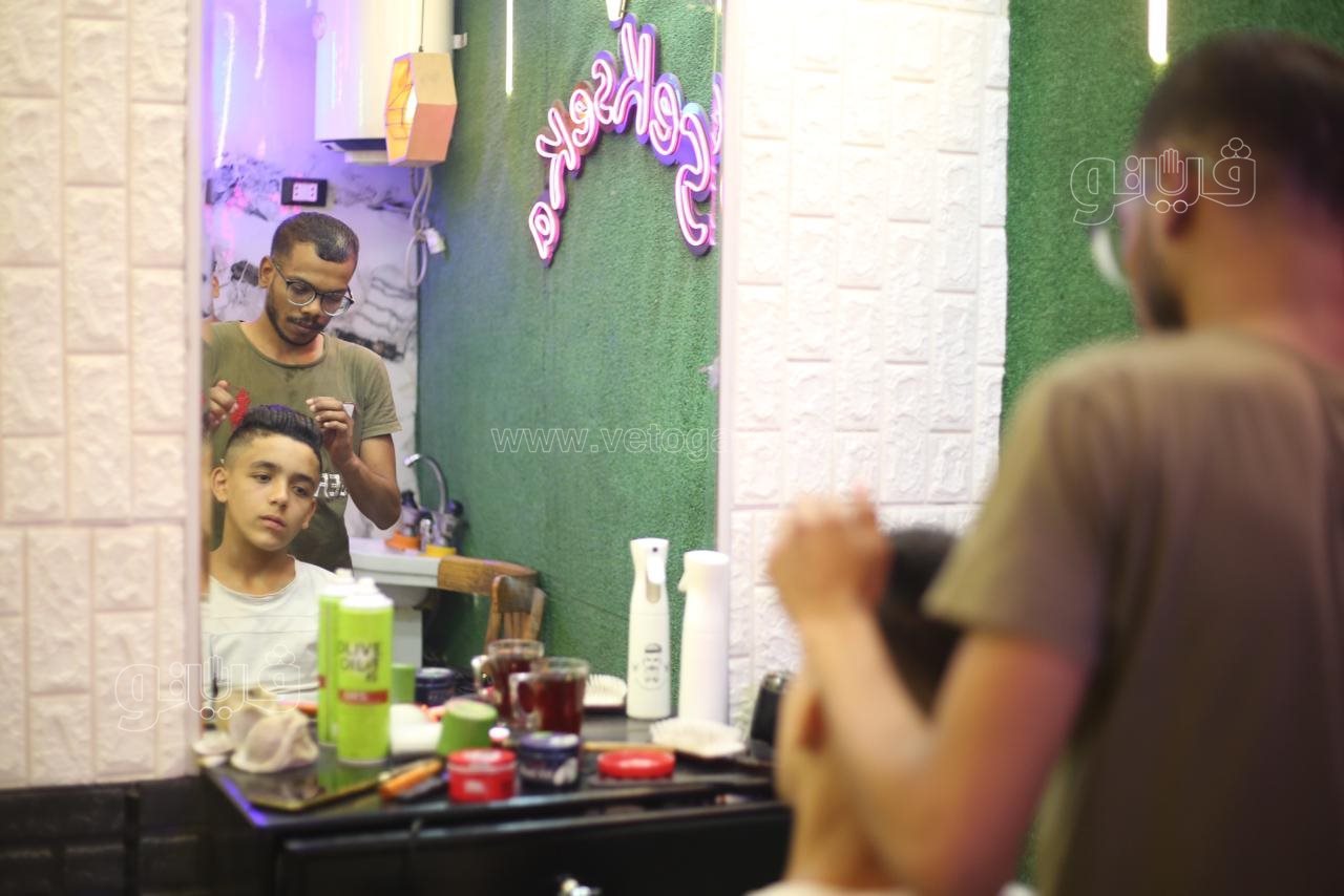  إقبال على صالونات الحلاقة ليلة عيد الأضحي (1)