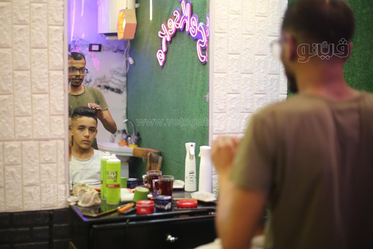  إقبال على صالونات الحلاقة ليلة عيد الأضحي (7)