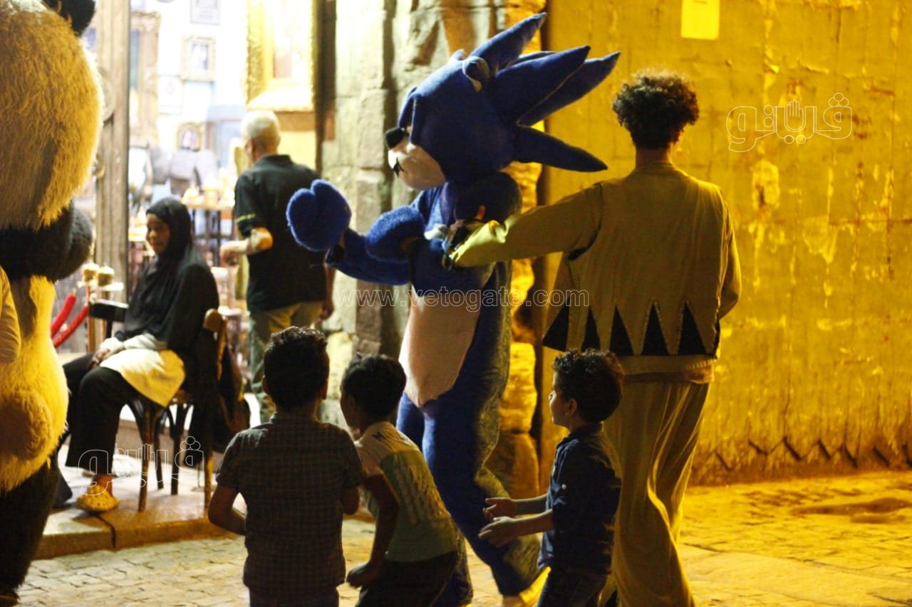 إقبال على شارع المعز في ليلة عيد الأضحى المبارك 2024 (5)