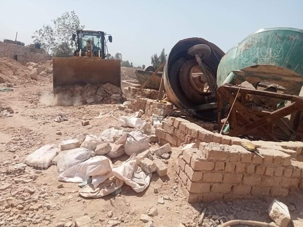 مغامرة فيتو لكشف أباطرة طواحين الذهب بجبال ووديان الصعيد (3)